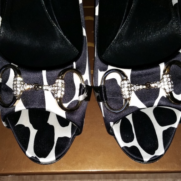 SOLD Gucci Signature Crystal Collection - Picture 5 of 6